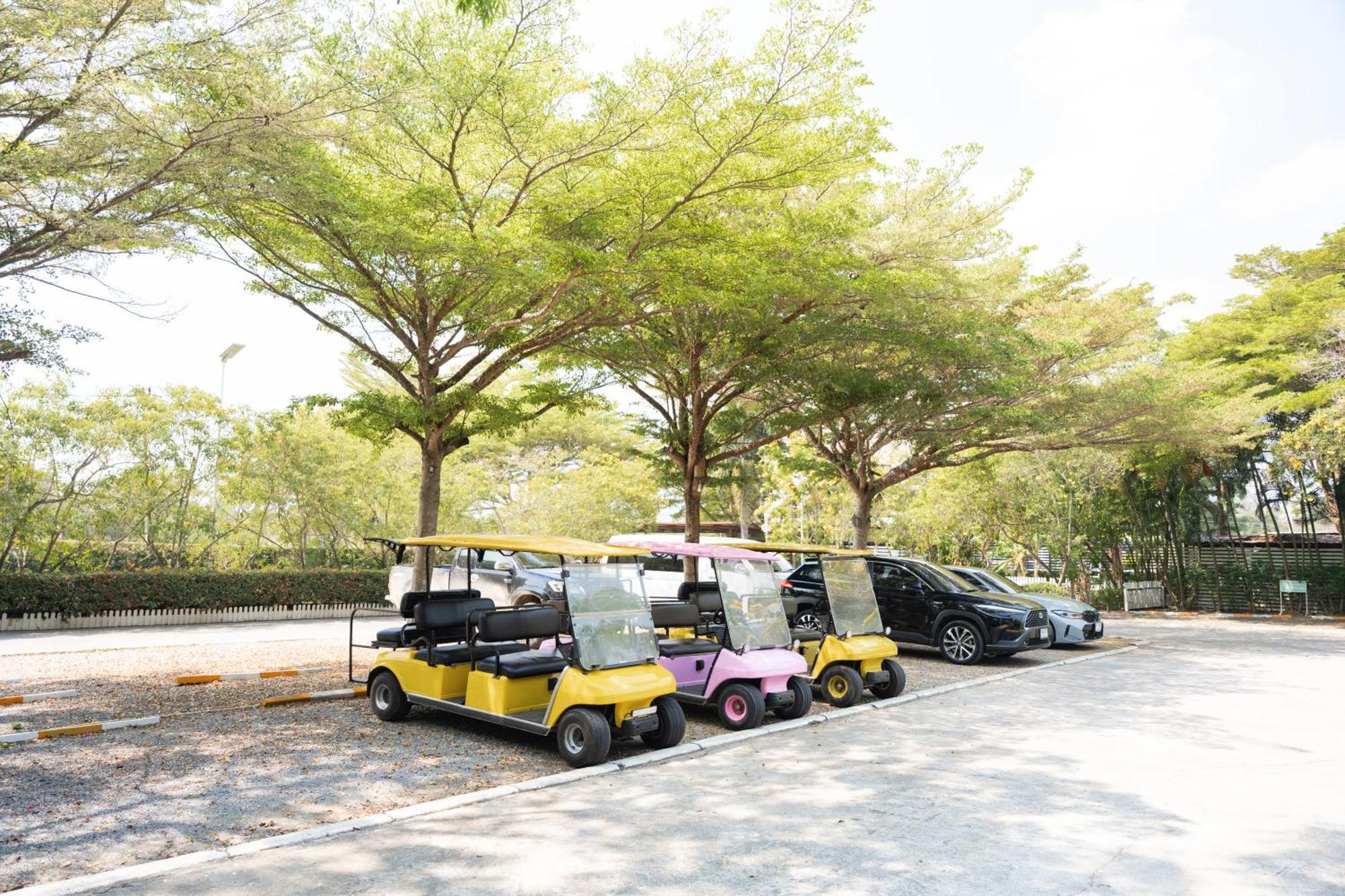 Villa Reina Resort Nong Nam Daeng Eksteriør billede
