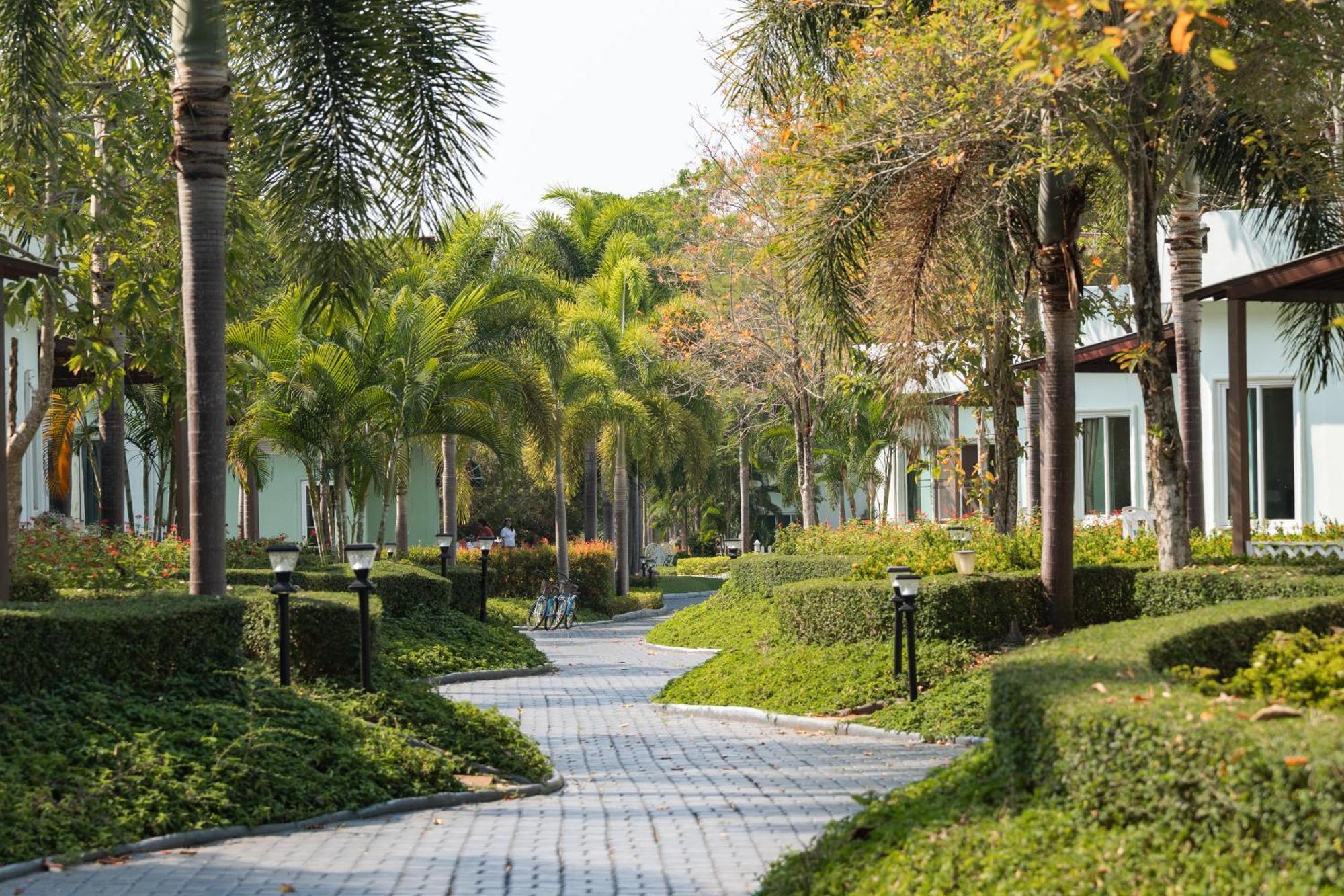 Villa Reina Resort Nong Nam Daeng Eksteriør billede