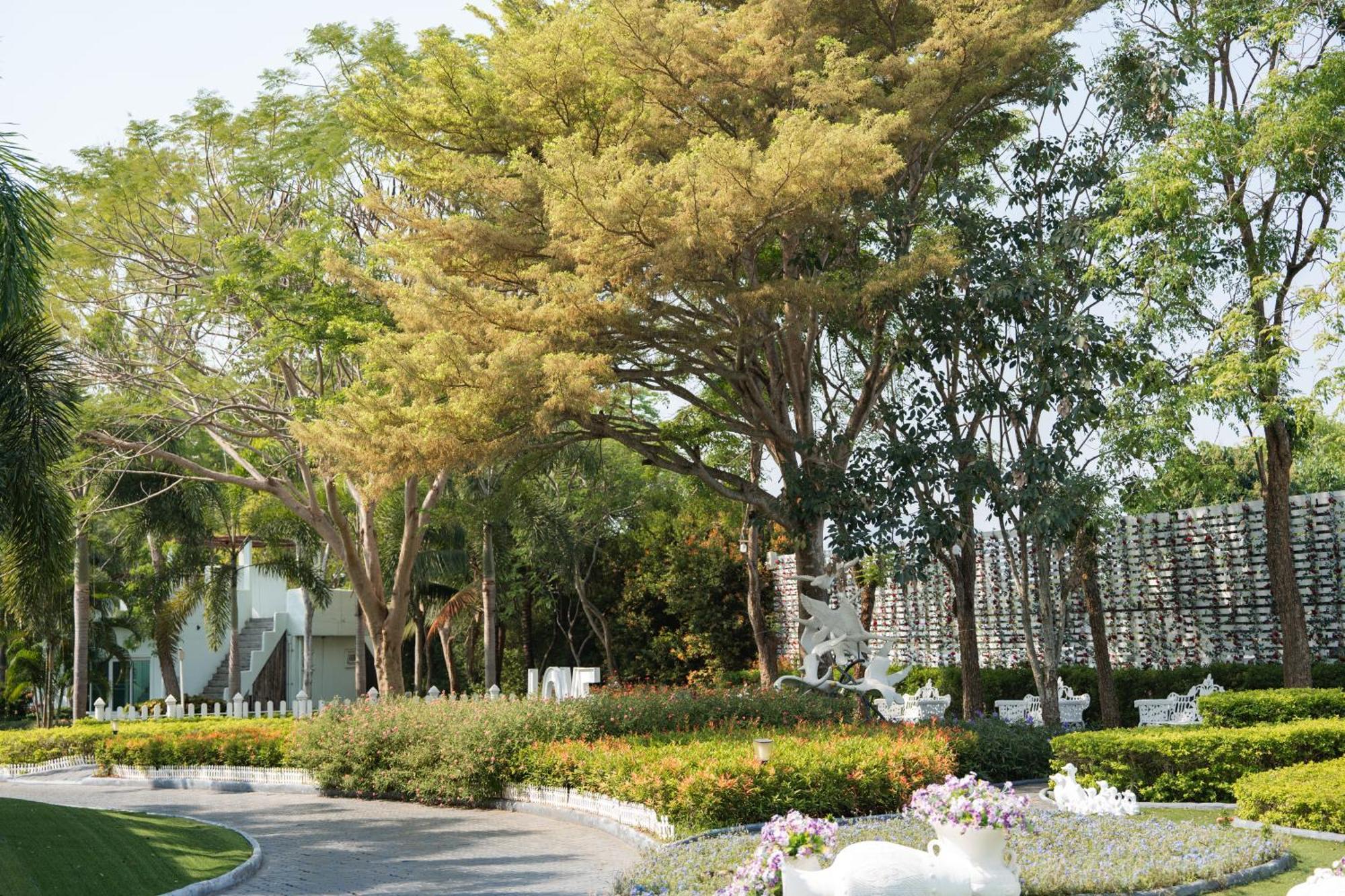Villa Reina Resort Nong Nam Daeng Eksteriør billede