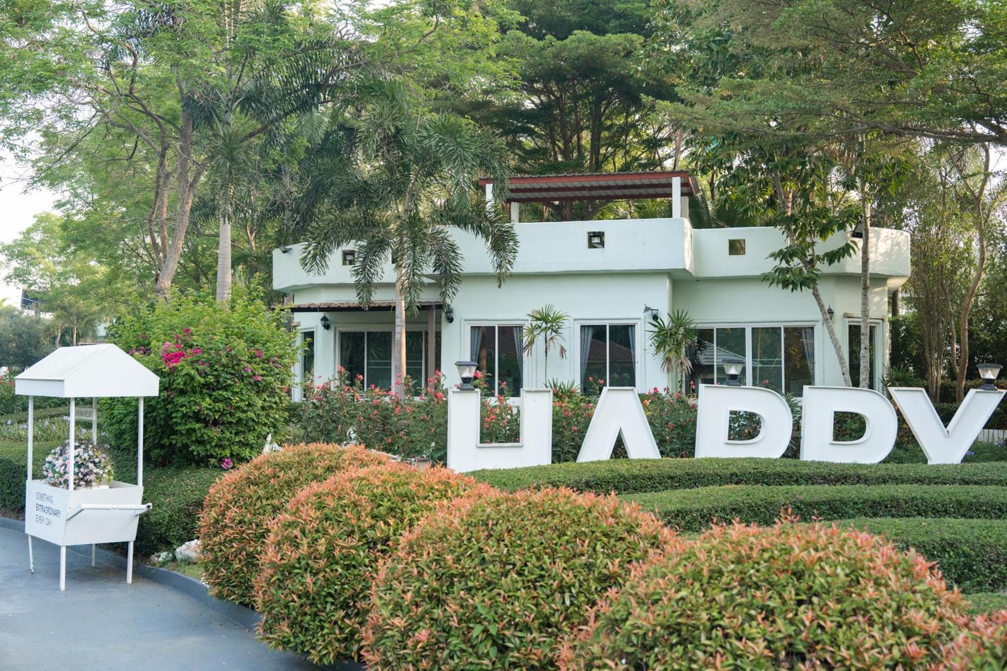 Villa Reina Resort Nong Nam Daeng Eksteriør billede
